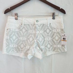 Jessica Simpson - White Jean Shorts w/ Dot Detail